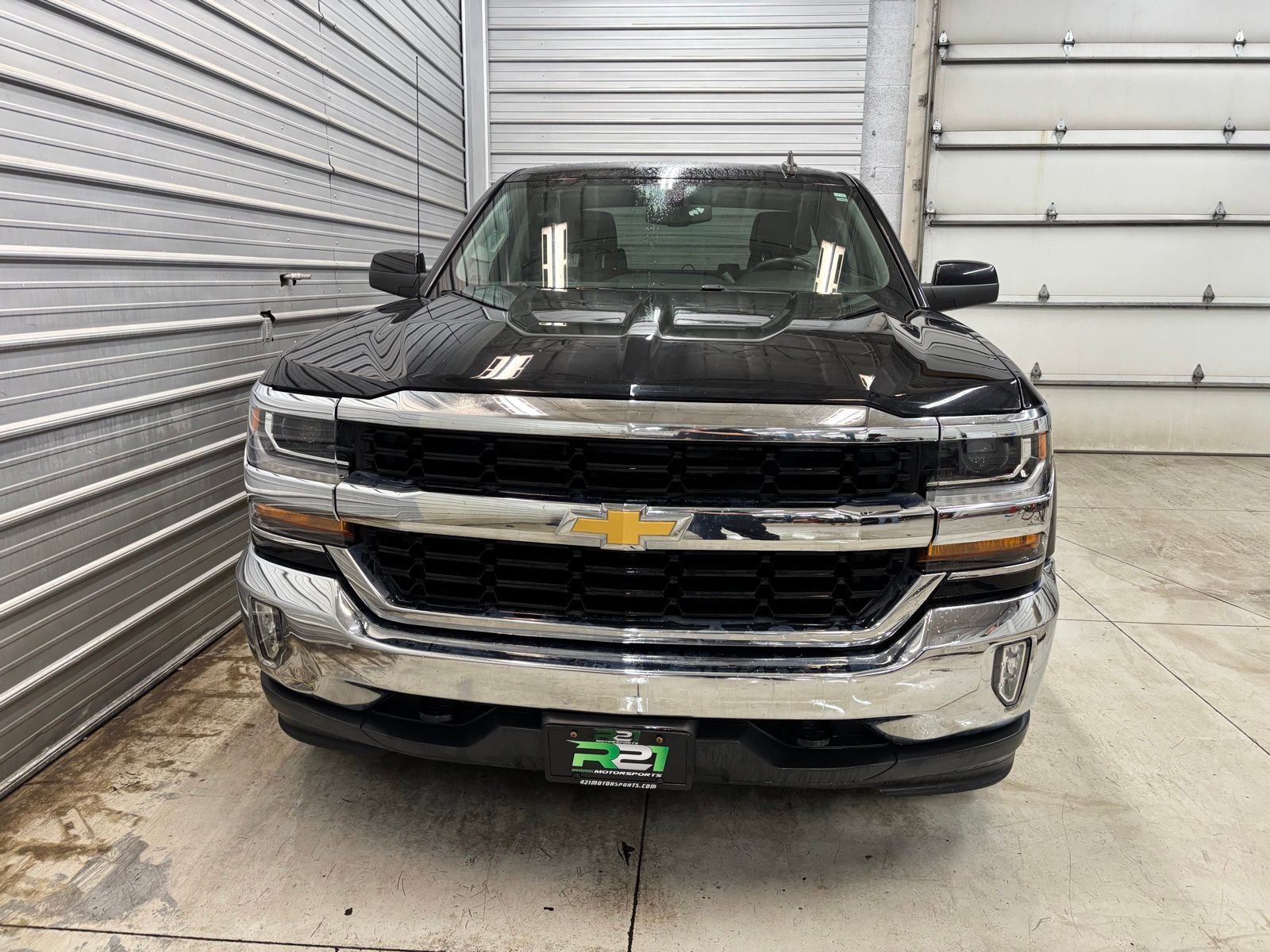 Used 2018 Chevrolet Silverado 1500 LT w/ All Star Edition AWD/4WD image 2