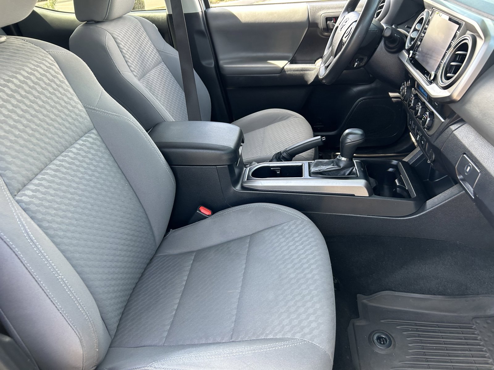 Used 2023 Toyota Tacoma SR5 AWD/4WD image 11