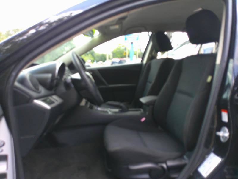 Used 2011 MAZDA MAZDA3 i Touring FWD image 12