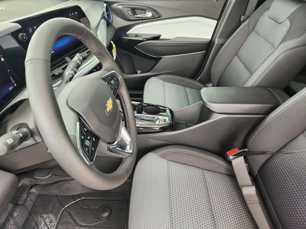 New 2026 Chevrolet Trax LT w/ Sunroof Package image 9