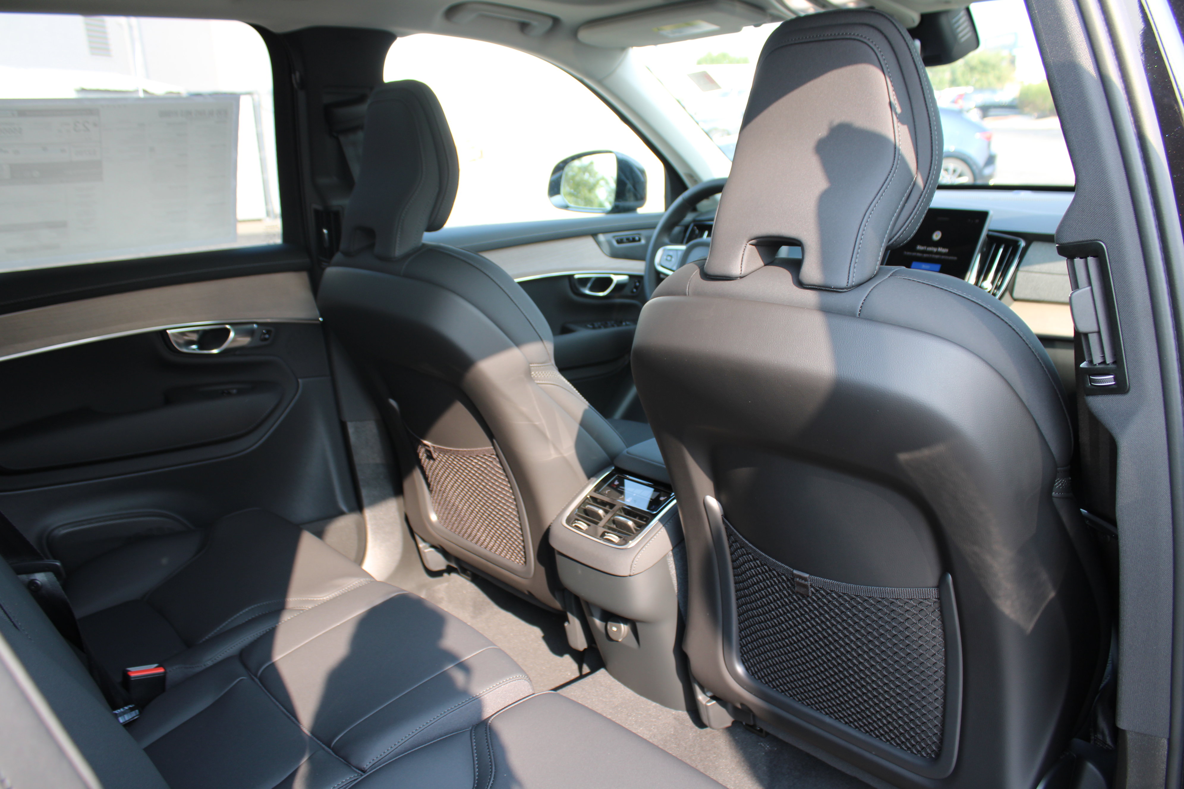 New 2026 Volvo XC90 B6 Plus w/ Protection Package Premier AWD/4WD image 34