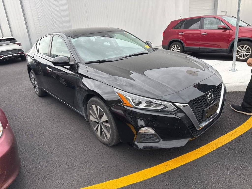 Used 2022 Nissan Altima 2.5 SV