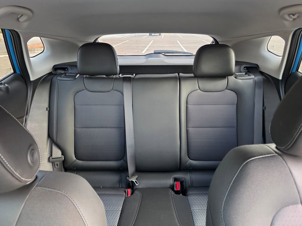 Certified 2025 Chevrolet Trax LT image 24