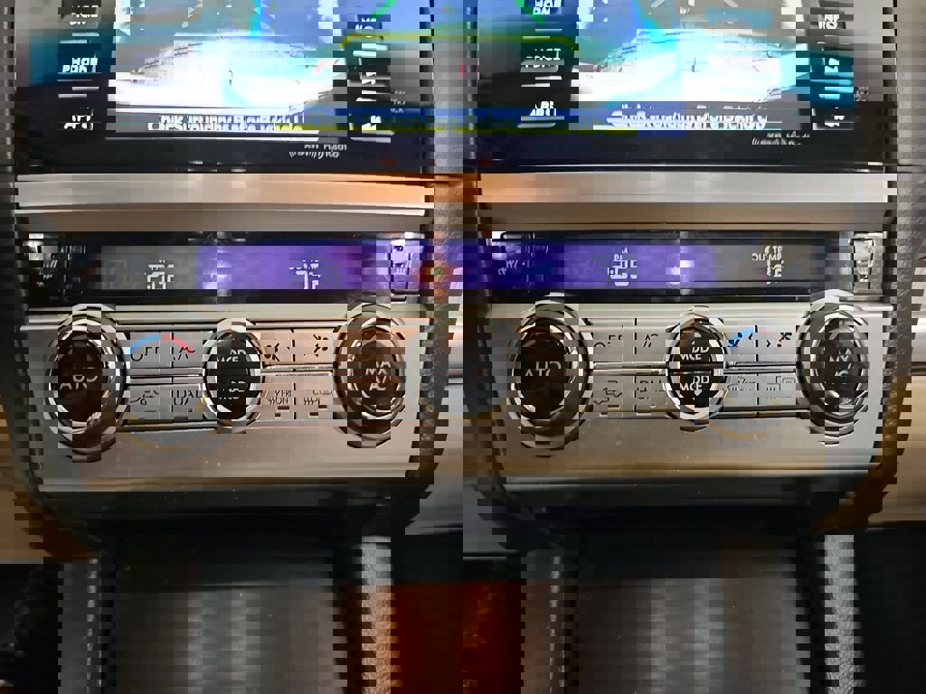 Used 2017 Subaru Legacy 2.5i Premium image 26