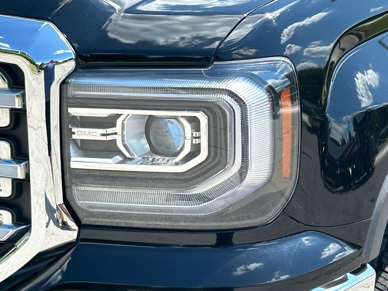 Used 2018 GMC Sierra 1500 SLT AWD/4WD image 11