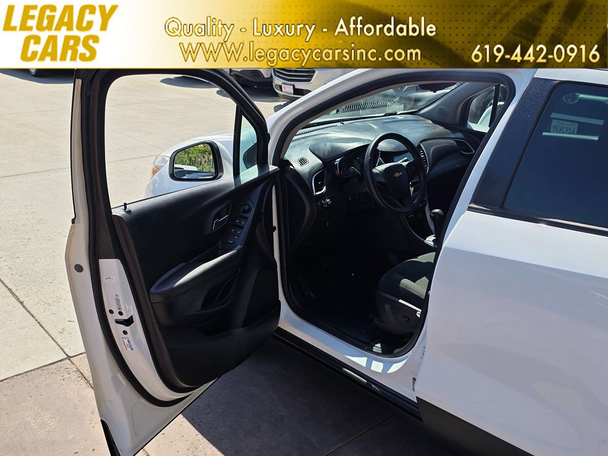 Used 2017 Chevrolet Trax LS FWD image 46