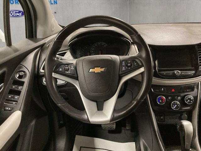 Used 2019 Chevrolet Trax LT w/ LT Convenience Package image 14