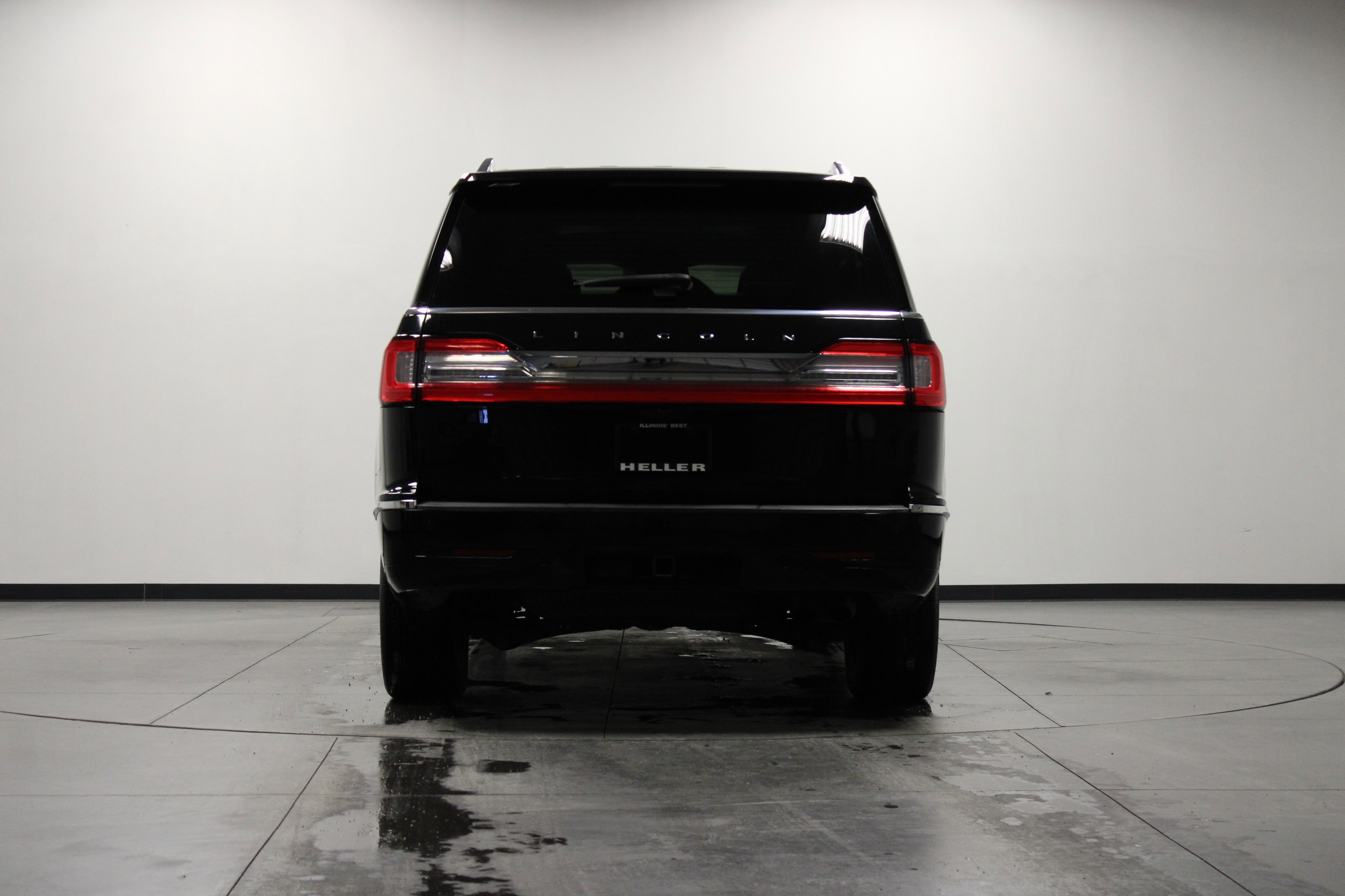 Used 2019 Lincoln Navigator L Select w/ Technology Package image 5