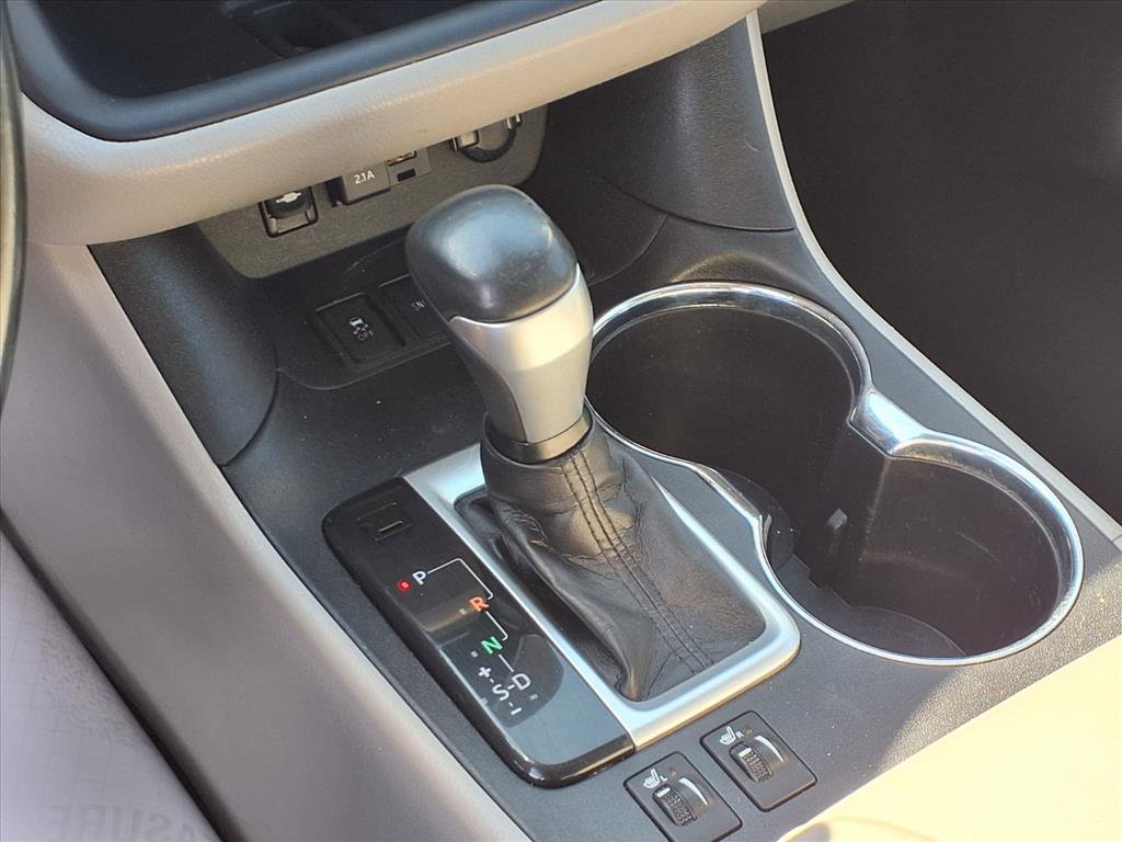 Used 2019 Toyota Highlander XLE image 19