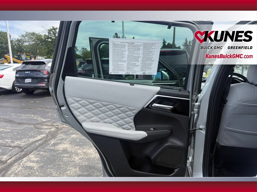 Used 2023 Mitsubishi Outlander SEL AWD/4WD image 30