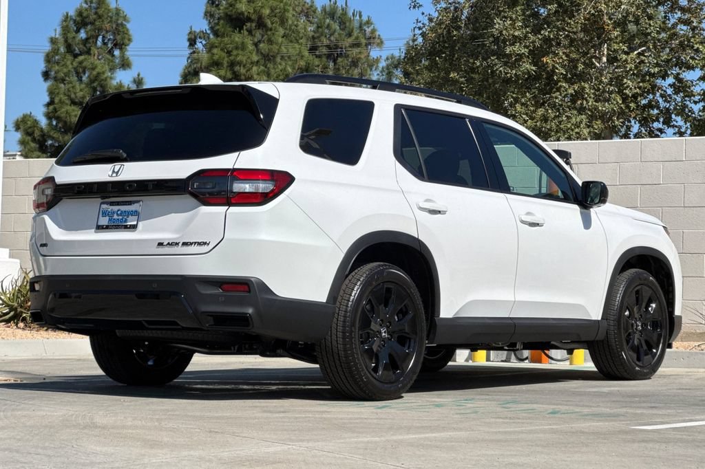 New 2026 Honda Pilot Black Edition image 4