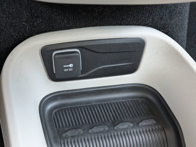 Used 2024 Chrysler Pacifica Limited FWD image 25