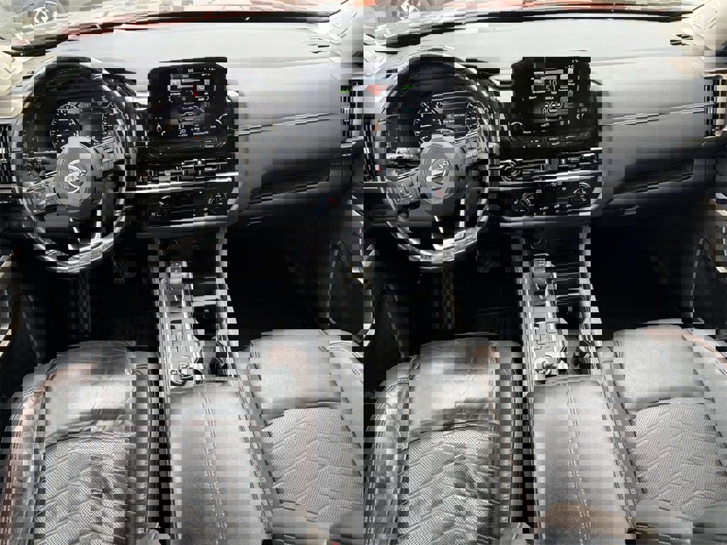 Used 2022 Nissan Pathfinder Platinum w/ Cargo Package image 11