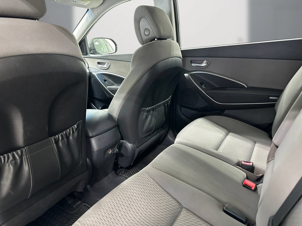 Used 2016 Hyundai Santa Fe SE AWD/4WD image 15