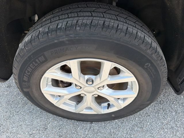 Used 2023 Jeep Grand Cherokee Limited AWD/4WD image 13