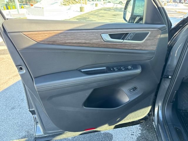 Used 2025 Volkswagen Atlas SEL image 15