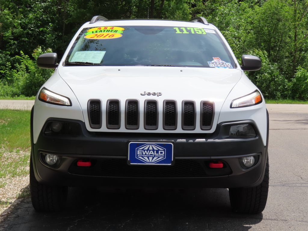 Used 2016 Jeep Cherokee Trailhawk w/ Comfort/Convenience Group AWD/4WD image 19
