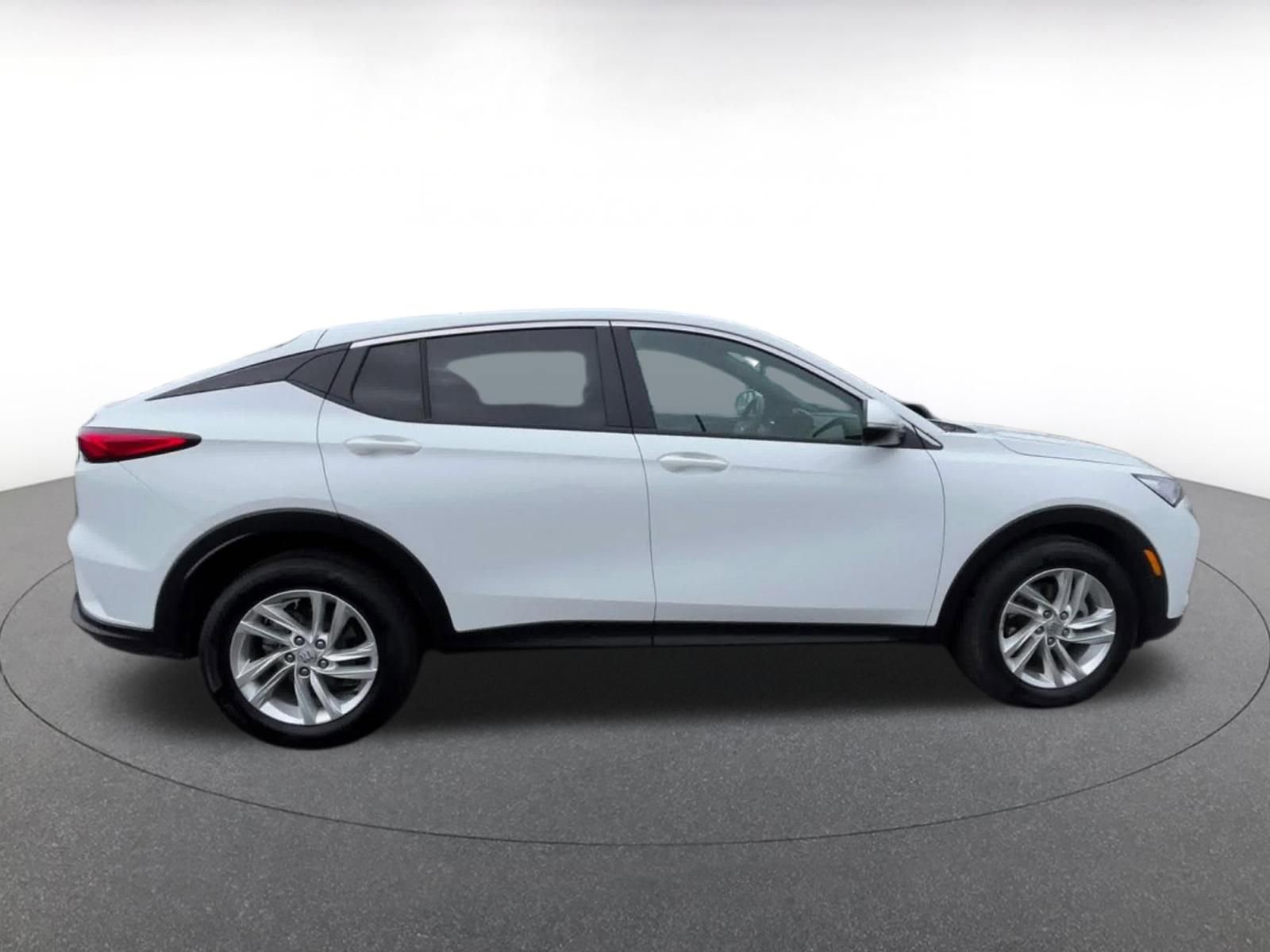 Used 2025 Buick Envista Preferred image 16