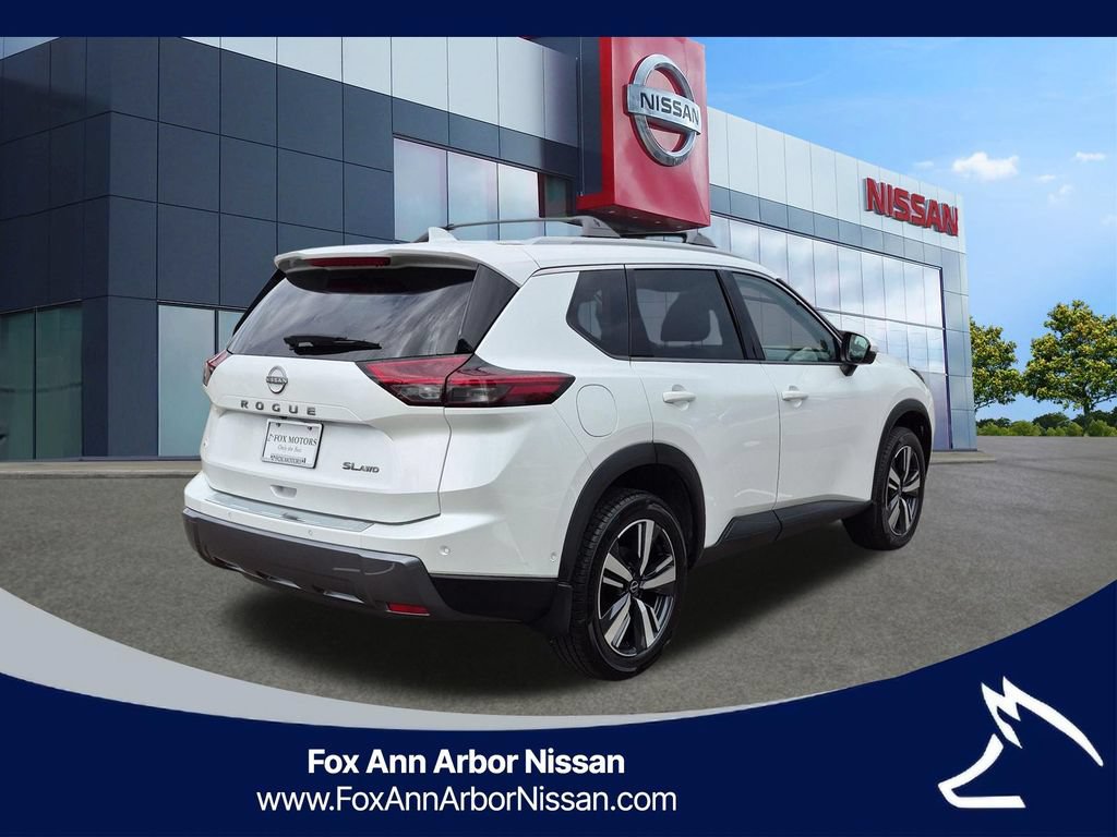Used 2024 Nissan Rogue SL w/ SL Premium Package AWD/4WD image 5