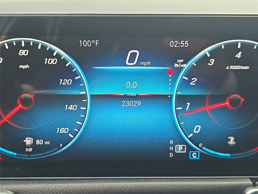 Used 2023 Mercedes-Benz GLB 250 4MATIC w/ Premium Package image 25