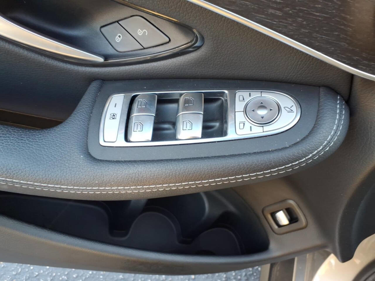 Used 2020 Mercedes-Benz GLC 300 image 16