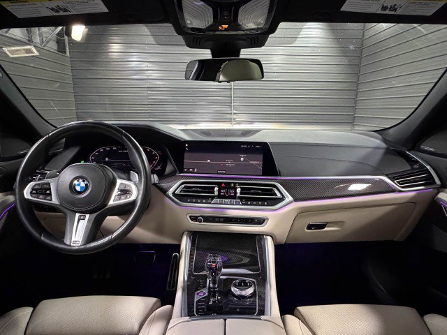 Used 2022 BMW X6 M50i w/ Executive Package image 11