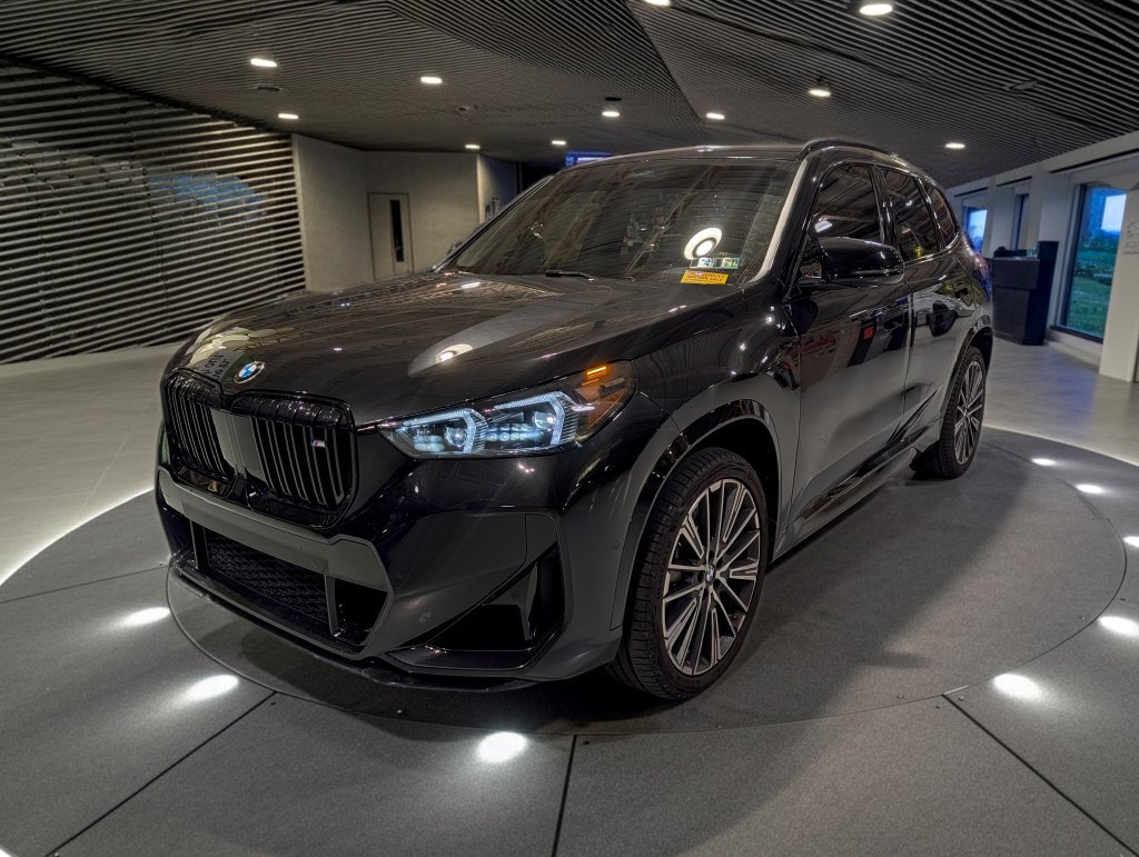 Certified 2025 BMW X1 M35i AWD/4WD image 20