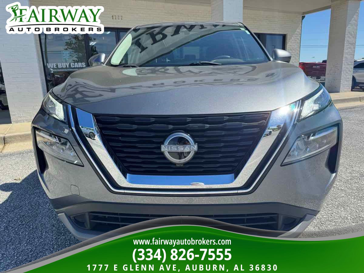 Used 2023 Nissan Rogue SV FWD image 3