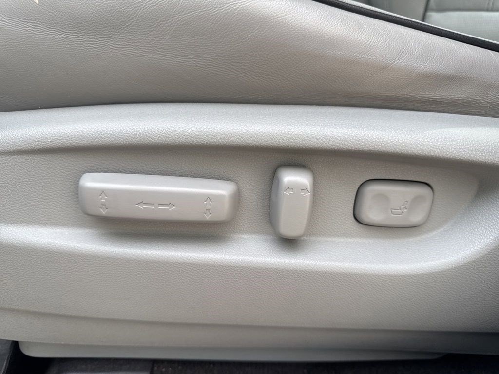 Used 2017 Acura MDX SH-AWD w/ Advance Package image 16