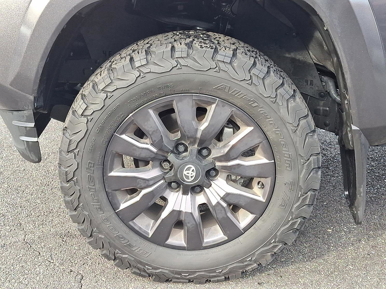 Used 2023 Toyota Tacoma Limited w/ Nightshade Package image 9