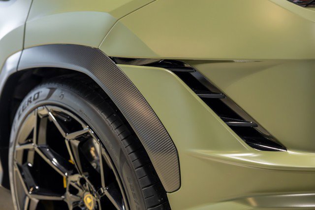 Used 2023 Lamborghini Urus Performante image 16