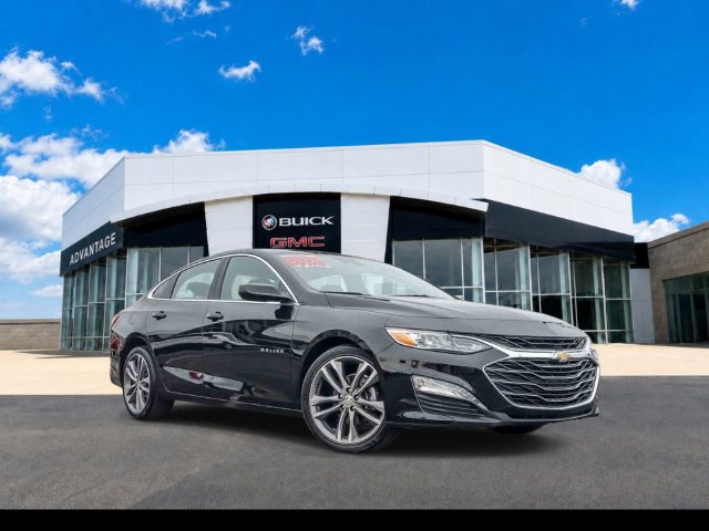 Used 2024 Chevrolet Malibu LT FWD image 2
