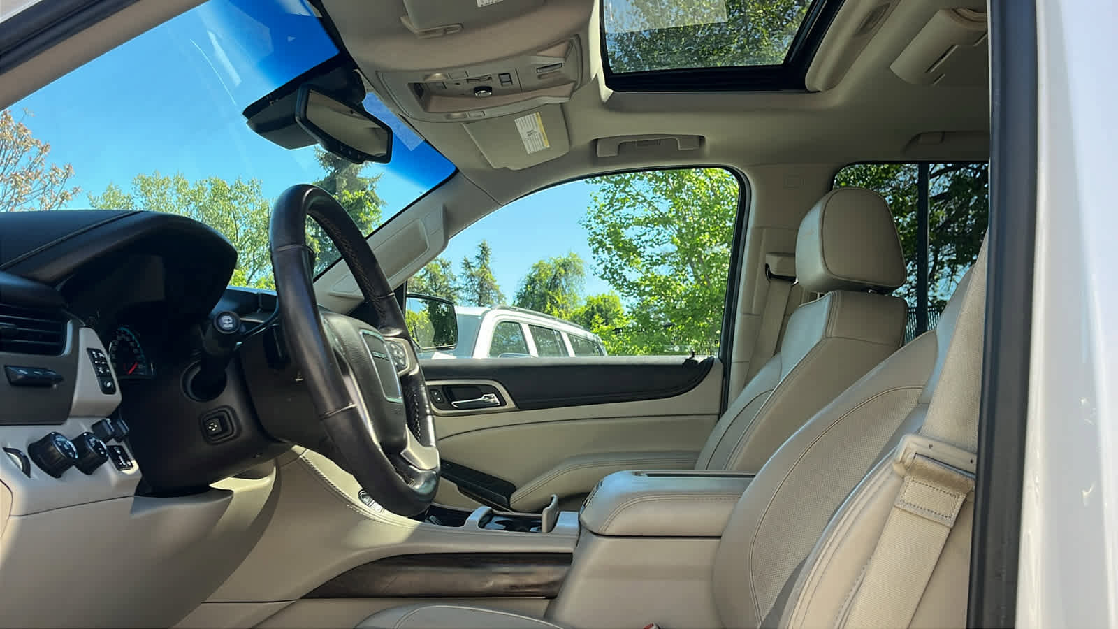 Used 2018 GMC Yukon Denali w/ Denali Ultimate Package AWD/4WD image 10