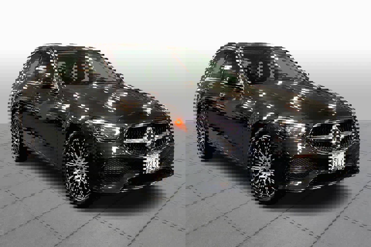 Used 2023 Mercedes-Benz C 300 Sedan image 2