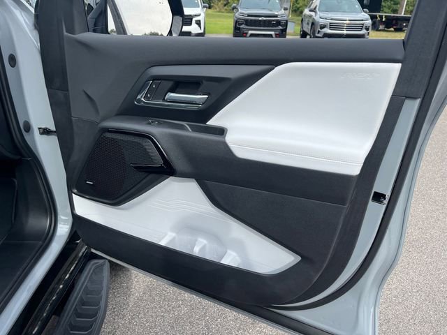 New 2025 Chevrolet Silverado EV RST image 30