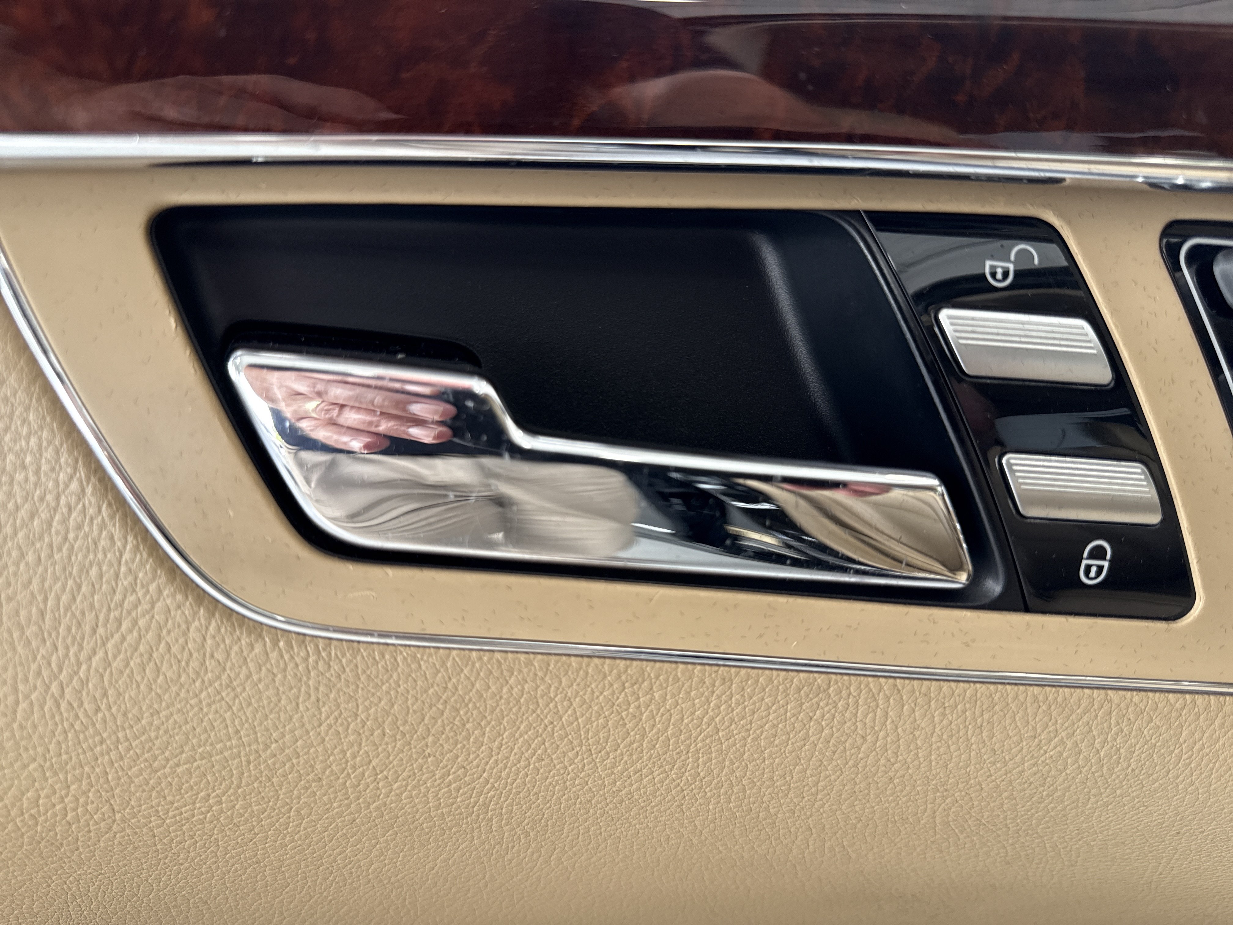 Used 2011 Mercedes-Benz S 550 image 20
