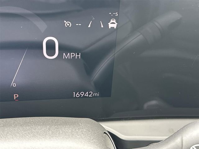 Certified 2025 Buick Envista Sport Touring image 12