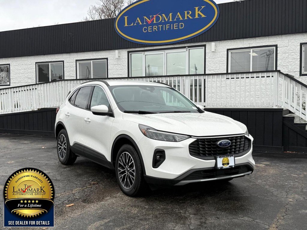 Used 2024 Ford Escape SE video 3