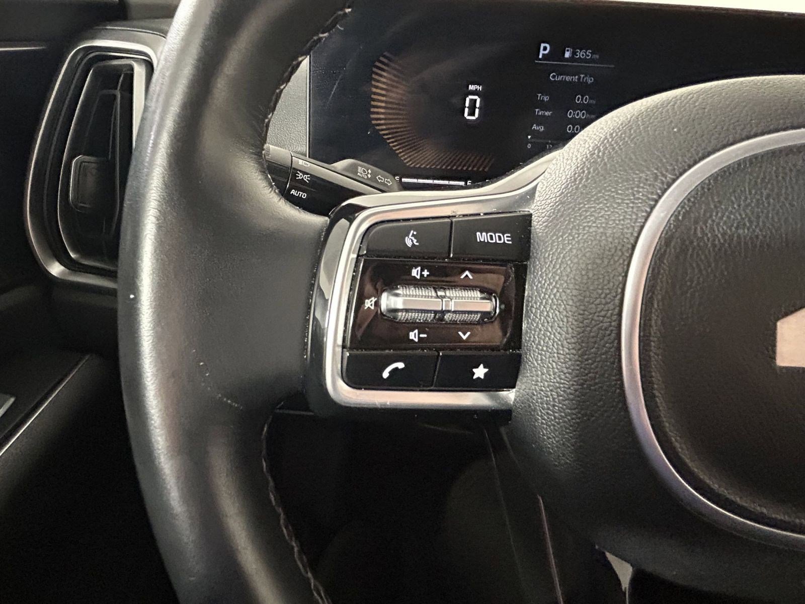 Used 2024 Kia Sorento S image 17