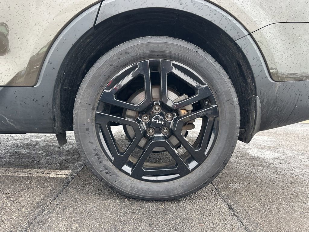 Used 2023 Kia Telluride EX X-Line image 7