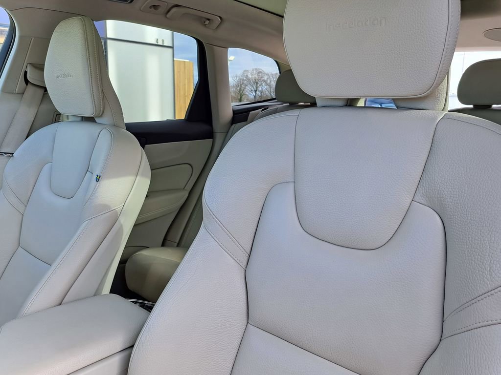 Used 2020 Volvo XC60 T5 Inscription w/ Protection Package image 23