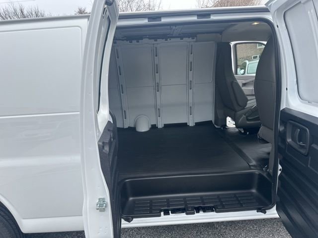 New 2026 Chevrolet Express 2500 Extended w/ Driver Convenience Package image 14