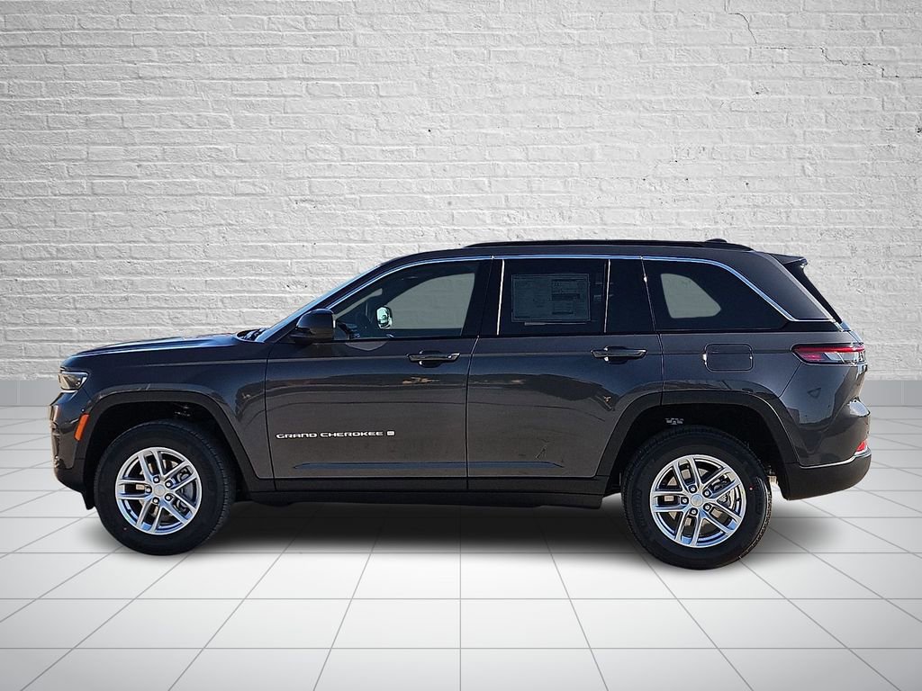 New 2026 Jeep Grand Cherokee Laredo AWD/4WD image 2