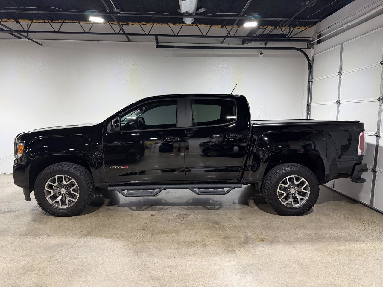 Used 2022 GMC Canyon AT4 w/ Trailering Package AWD/4WD image 2