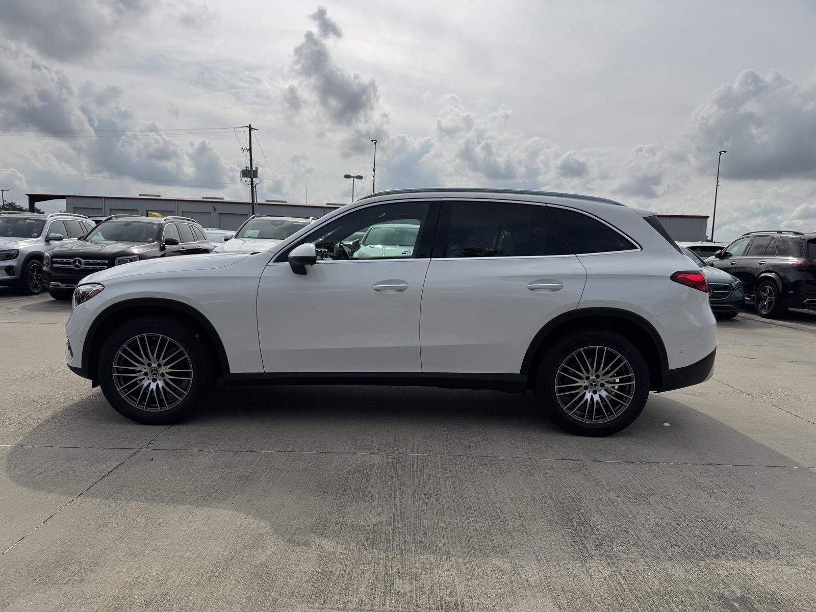 Certified 2025 Mercedes-Benz GLC 300 image 16