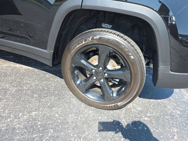 Used 2025 Jeep Grand Cherokee Altitude AWD/4WD image 44