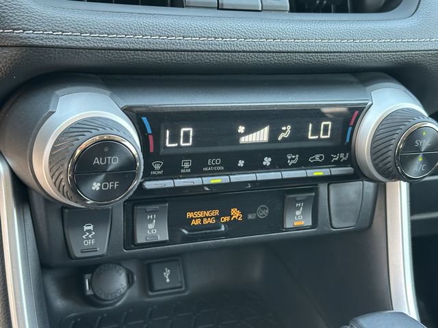 Used 2022 Toyota RAV4 XLE Premium AWD/4WD image 19