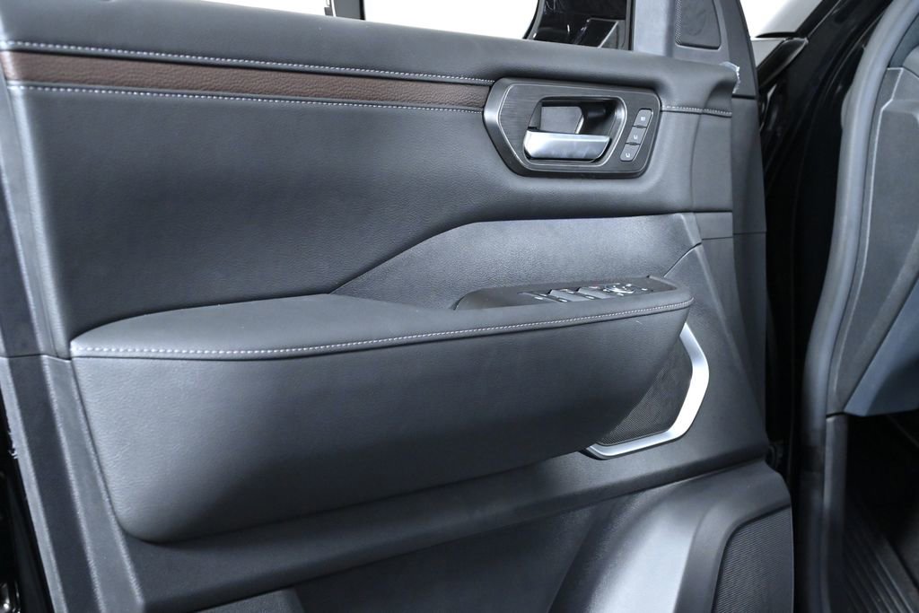 New 2025 Nissan Armada Platinum Reserve image 30