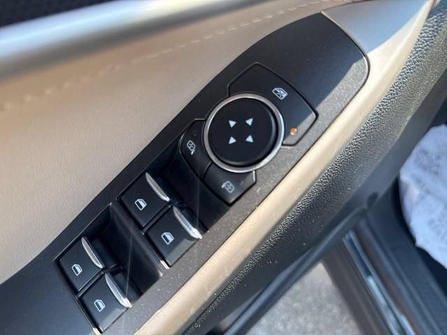 Used 2023 Ford Explorer XLT w/ Equipment Group 202A AWD/4WD image 8