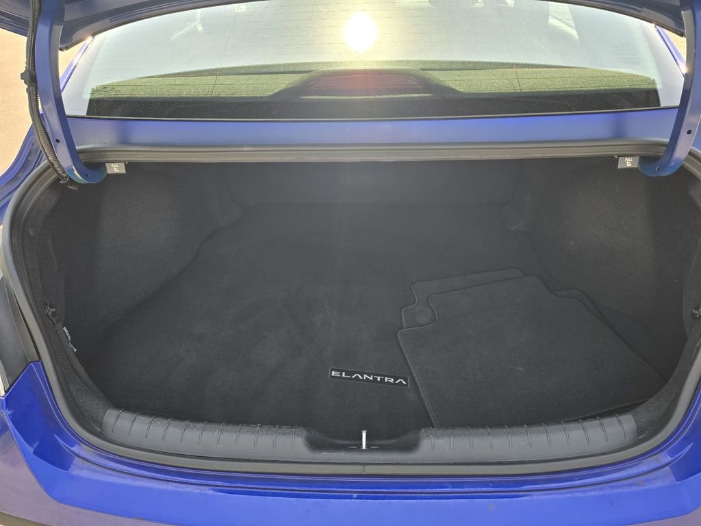 Used 2024 Hyundai Elantra SEL FWD image 25